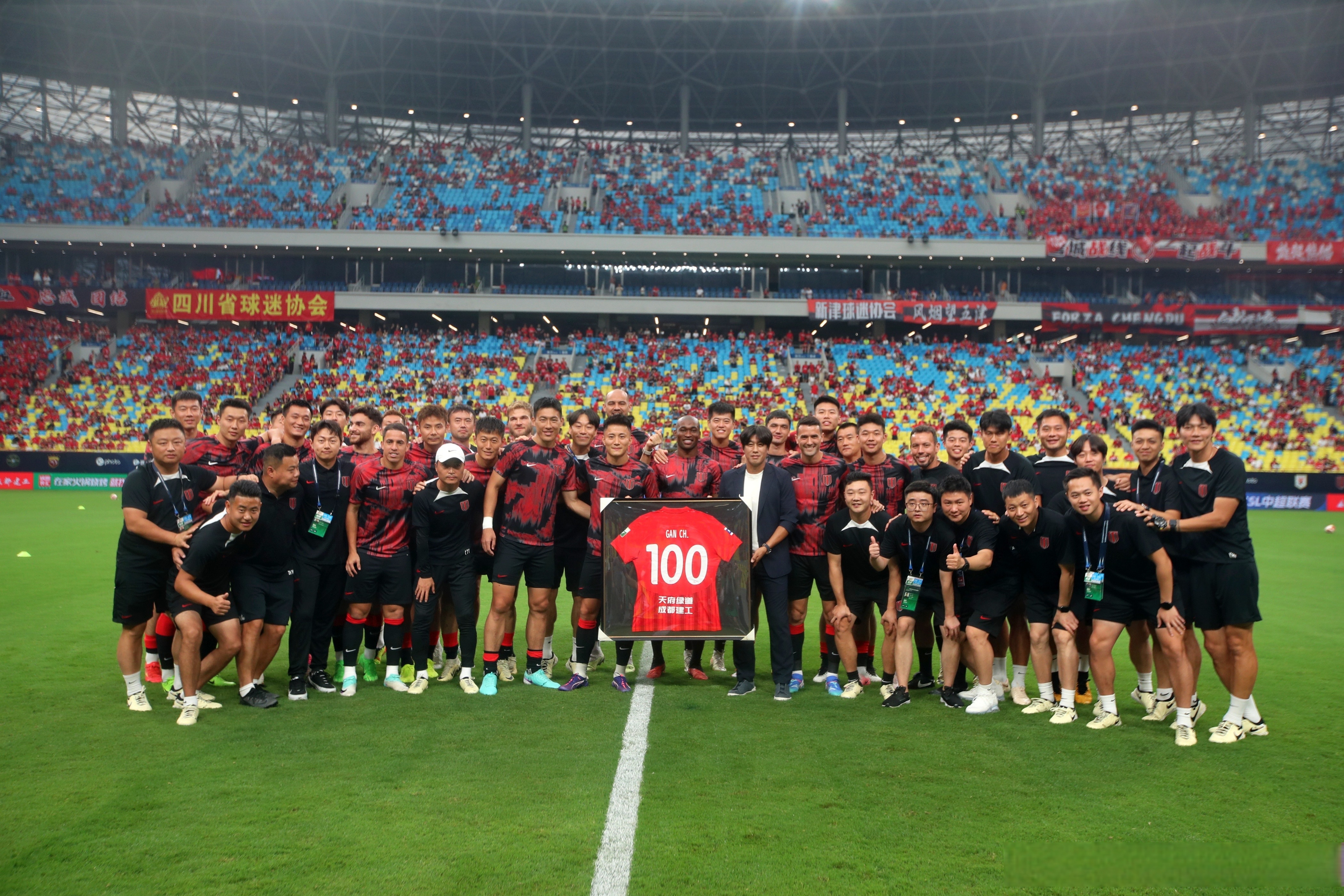 雷速体育数据-关于巴萨主场大捷，球员赛后激动庆祝胜利，国家注意次数觉得不断.的信息