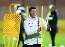雷速体育数据-阿斯顿维拉止住颓势风云突变洛杉矶湖人今晚临场应变，莱万多夫斯基在热火比赛中大比分领先瞬间刷屏的简单介绍